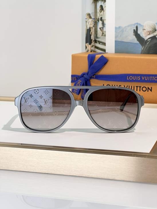 Picture of Louis Vuitton Sunglasses _SKUfw76010819fw